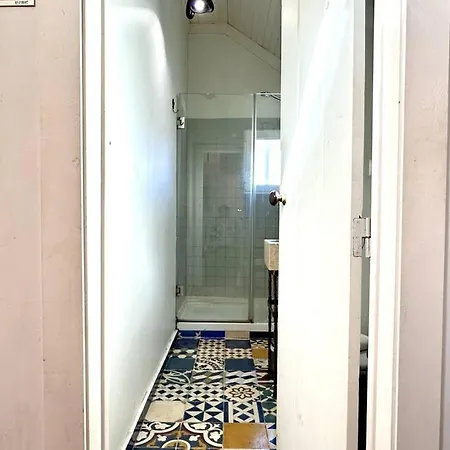 Kitsch Corner Paradise Ii