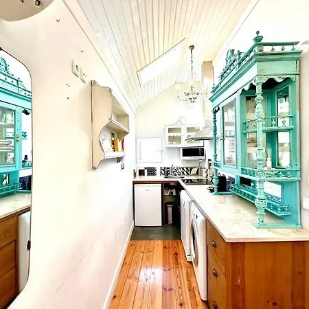 Kitsch Corner Paradise Ii * 리스본